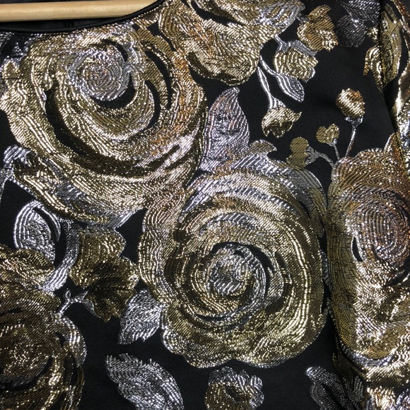 Ark & Co Silver & Gold Metallic Top Large NWT - Picture 2 of 8